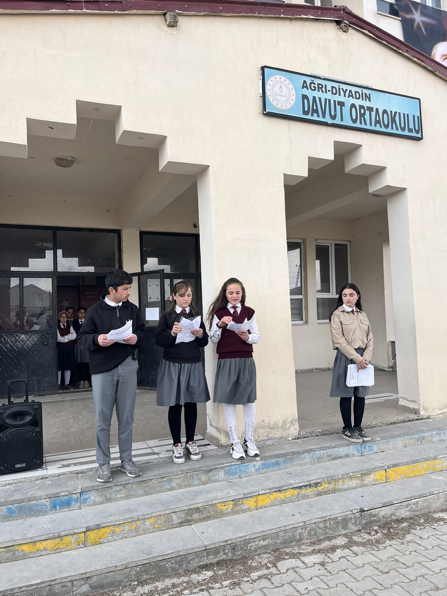 ‘’Bir Destandır Çanakkale’’

<a href="/tcmeb/">Millî Eğitim Bakanlığı</a> 
<a href="/miakarali/">Mustafa Karali</a> 
<a href="/agrimem/">AĞRI MEM</a> 
<a href="/hasan_kokrek/">Hasan Kökrek</a> 
<a href="/Diyadin004/">DİYADİN KAYMAKAMLIĞI</a> 
<a href="/remzi0479/">Remzi Işık</a>