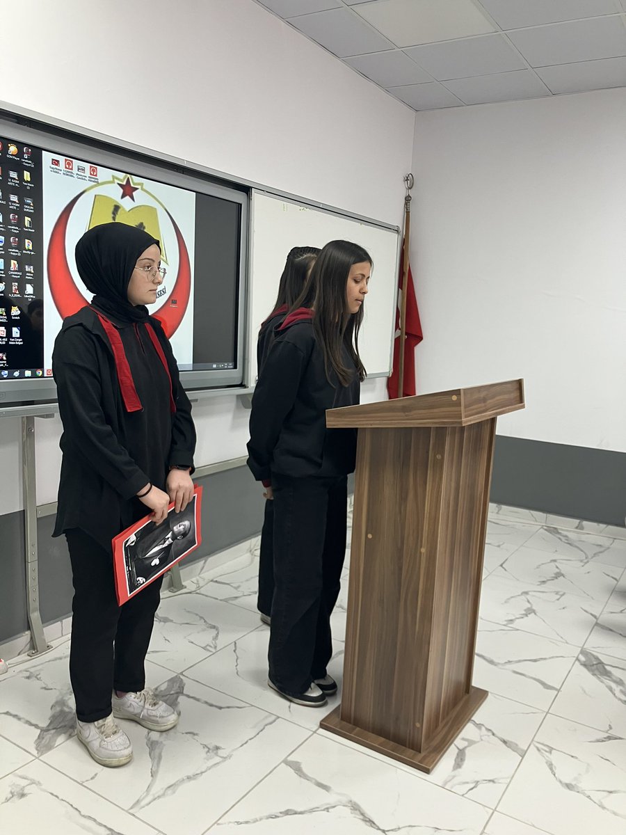 akkisecpl's tweet photo. 🇹🇷“18 Mart Şehitleri Anma Günü ve Çanakkale Deniz Zaferi” ile ilgili programımızı gerçekleştirdik. Programı hazırlayan öğretmen ve öğrencilerimize teşekkür ederiz. #18mart #CanakkaleGecilmez https://t.co/neRP3HwjcO