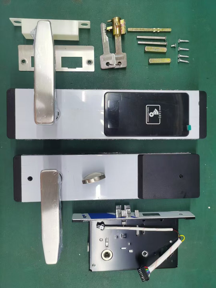 Specially designed for hotel apartments. Made of 304 stainless steel, supports TTLock APP, Tuya APP, Bluetooth, password, key, card.