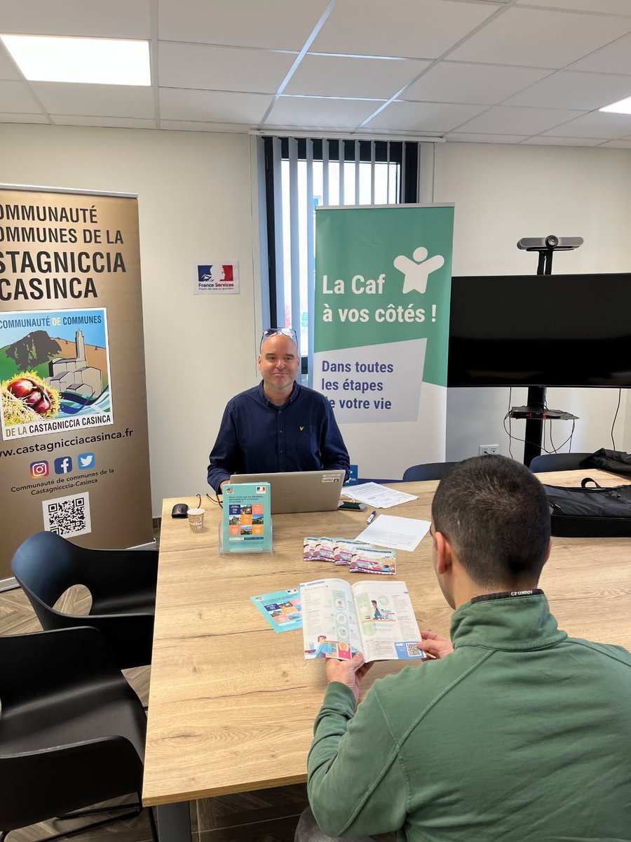La communauté de communes Castagniccia Casinca a organisé dernièrement une permanence CAF à Vescovato, dans le cadre de son activité France Services.
L'occasion pour notre agent CAF de recevoir les #allocataires et de mettre en avant le site internet caf.fr