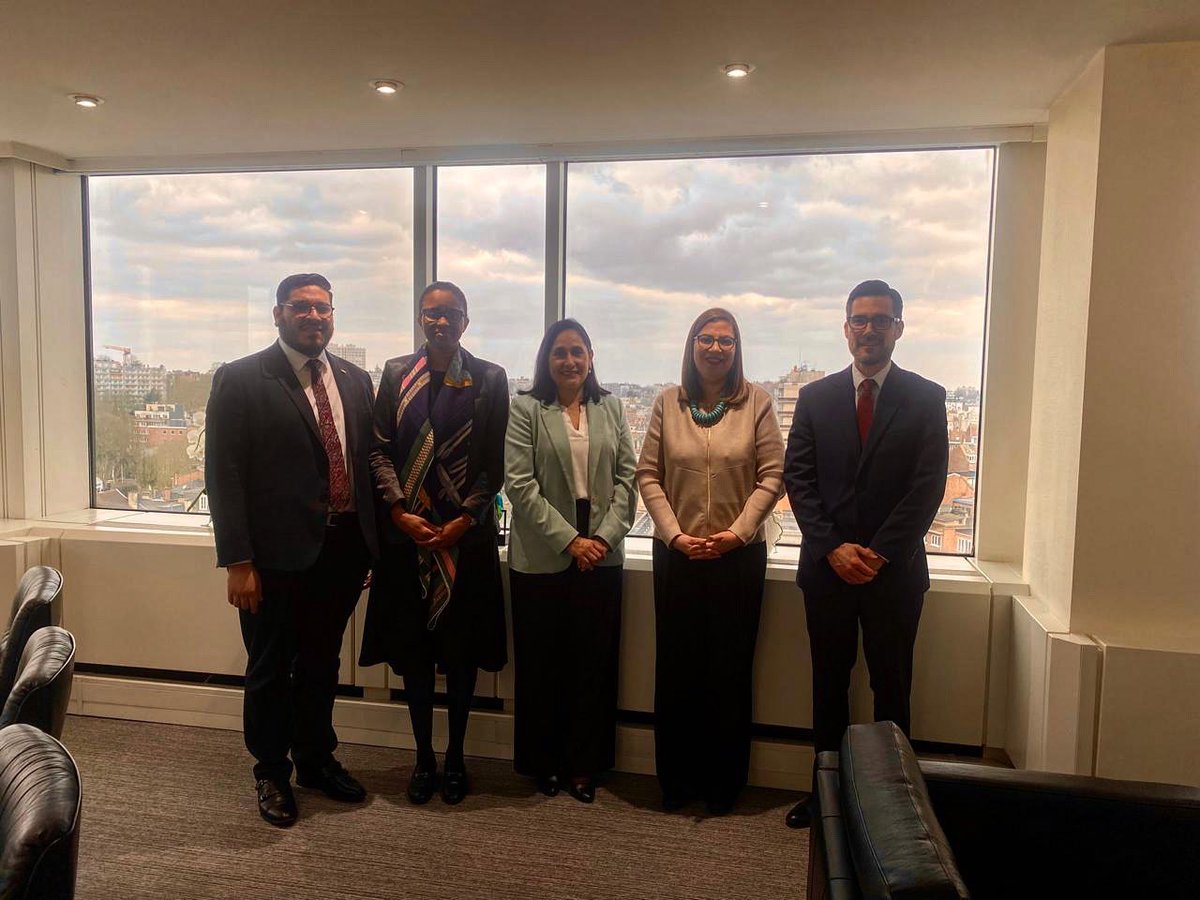 El Grupo de Embajadores del SICA en Bruselas sostuvo una productiva reunión liderada por la Embajada de Costa Rica 🇨🇷 como Secretaría Pro Tempore. 🇩🇴 reafirmó su apoyo a las iniciativas propuestas y presentó a su nueva Embajadora en esta sede.

#RDenBélgica #Diplomacia #SICA