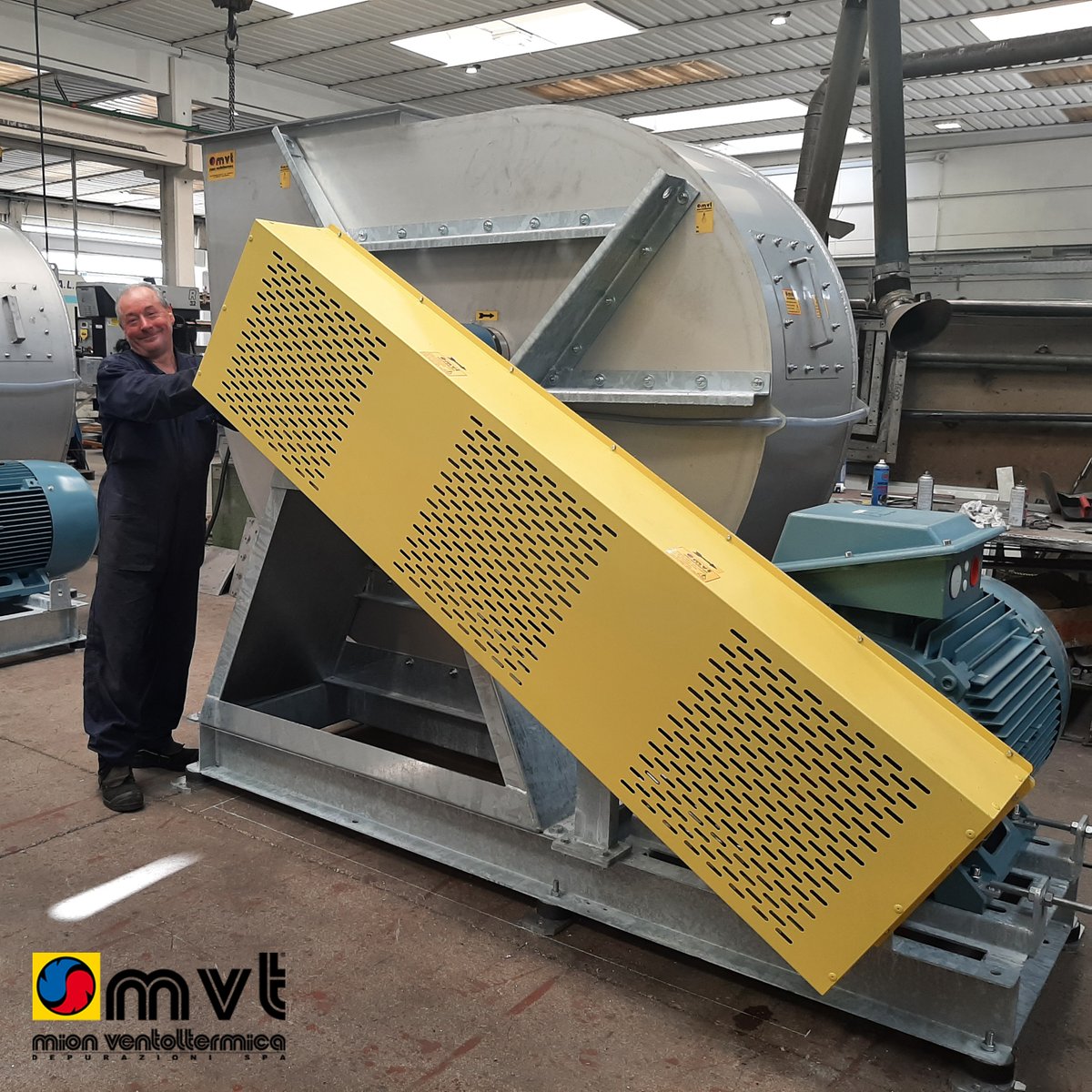 MVT_Plant's tweet photo. MVT PEOPLE
Ecco il nostro Andrea, fiero degli aspiratori ad alto rendimento appena ultimati.
Per MVT il valore più grande sono le persone e quello che ogni giorno contribuiscono a creare, realizzare, con continuo spirito di innovazione e miglioramento.

#mvt #mvtpeople #team https://t.co/1r3im5d9UO
