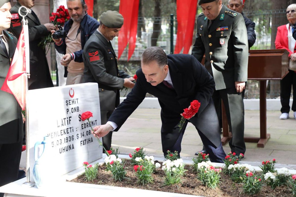 Kaymakamlikedrm's tweet photo. 18 Mart Şehitleri Anma Günü ve Çanakkale Deniz Zaferi'nin 110. yıl dönümünde şehitlerimizi andık, Çanakkale ruhunu yaşattık. #18Mart #ÇanakkaleZaferi 
https://t.co/PNFd0fnmQ0 https://t.co/GKjXHp7sY6