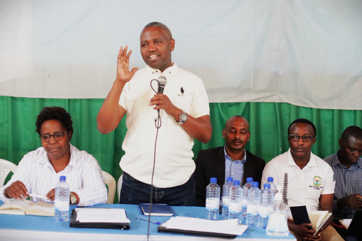 Abajyanama mu Nama Njyanama y'Akarere bari kugirana ibiganiro n'urwego rw'Umurenge (Inama Njyanama, Abanyamabanga  Nshingwabikorwa n'izindi nzego zihagarariye abaturage), bungurana ibitekerezo ku mishinga y'Iterambere Akarere gafite  bifuza ko nabo bayigiramo uruhare.