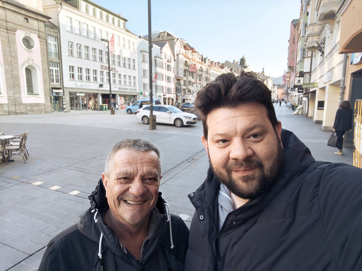 Unsere Tour "Haltung statt Festung" mit der ÖH ist wieder ein voller Erfolg💪

Gestern zeigten wir im Innsbrucker Metropol-Kino den Film Shadow Game, der minderjährige Geflüchtete auf der Balkanroute begleitet.
Heute geht es in Linz weiter auf der Kunstuni, Hauptplatz 8, Hörsaal