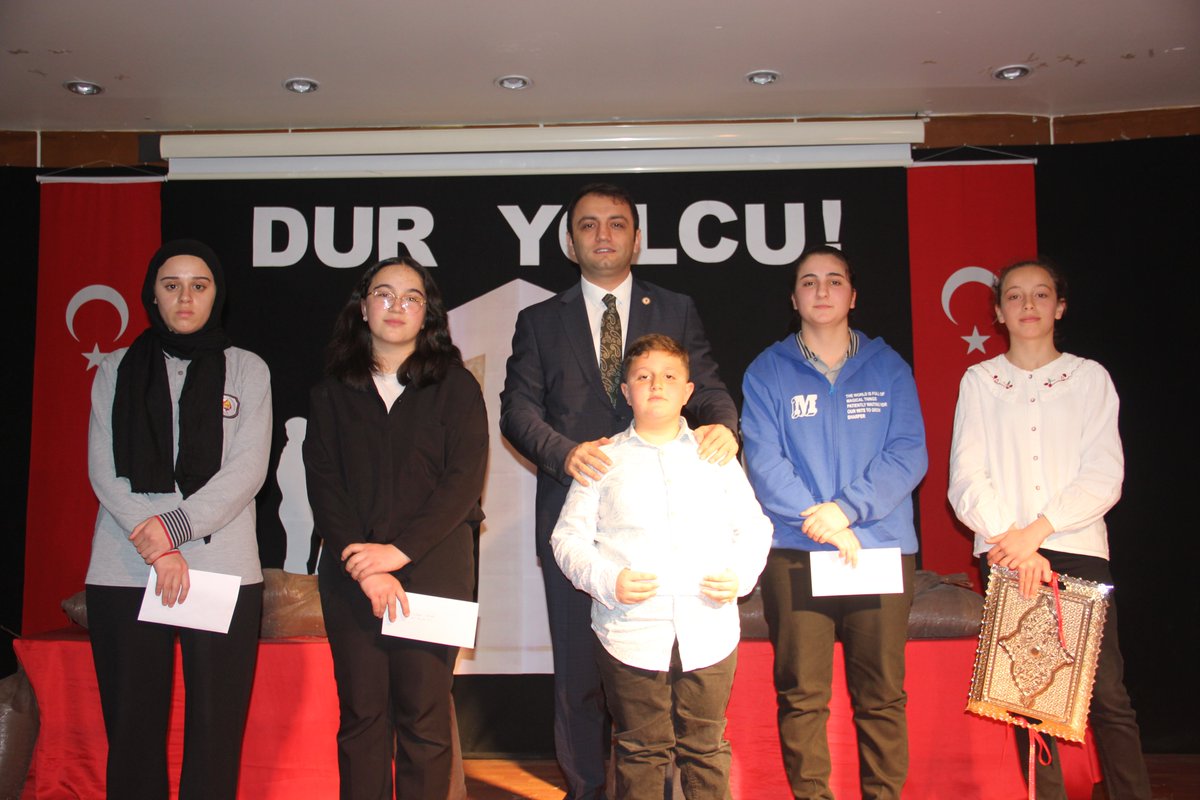 📆 18 MART ÇANAKKALE ZAFERİ VE ŞEHİTLERİ ANMA GÜNÜ🇹🇷
Çanakkale Zaferinin 110. yıldönümü ve Aziz Şehitlerimizi Anma programı 60. Yıl Ortaokulu Konferans salonunda gerçekleştirildi.
facebook.com/share/p/15vtWj…
#18MartÇanakkaleZaferi🇹🇷