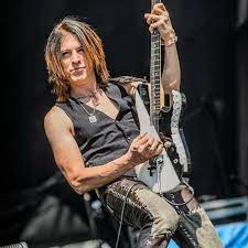 NoClass_Radio's tweet photo. 18 de marzo de 1966. Nace Jon Levin en Woodmere, New york, Estados Unidos. Es un guitarrista conocido por pertenecer a las bandas Dokken y Warlok. #JonLevin #Dokken #Warlok https://t.co/O3Wznah7tE