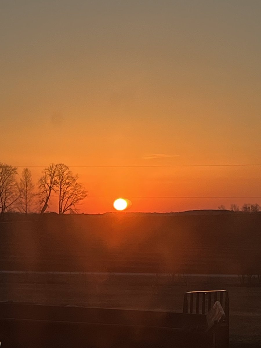 CiderFire's tweet image. ⁦@breakfasttv⁩ ⁦@FrankFerragine⁩ a another beautiful #sunrise #brucecounty