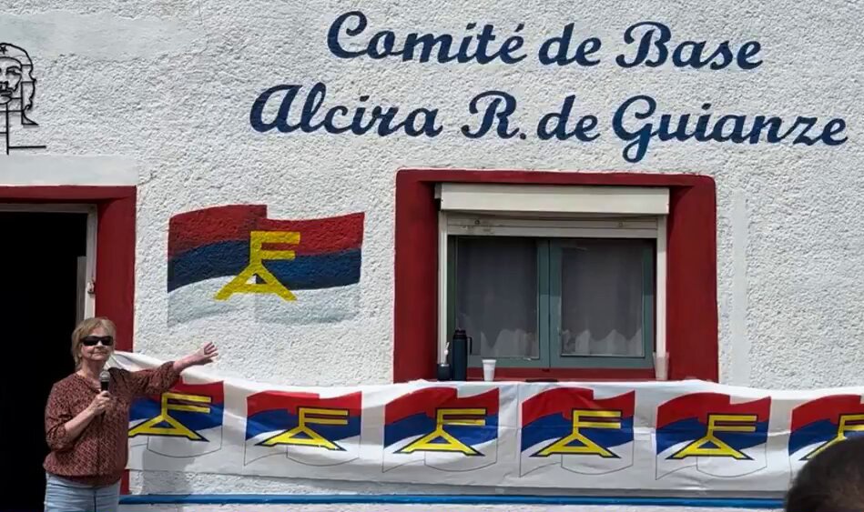 ArqRuthb's tweet photo. @luciabrocal @JavierGarcia_Uy En las causas contra los militares las/los fiscalaes van a las marchas, arrancan páginas de expedientes, inventan pruebas y visitan parientes terroristas Tupamaros en las cárceles.
¿Cuál sería la novedad? A nadie le importa que se condene a inocentes.
https://t.co/bPsV6Mwhrc https://t.co/uD1h5HPBYn