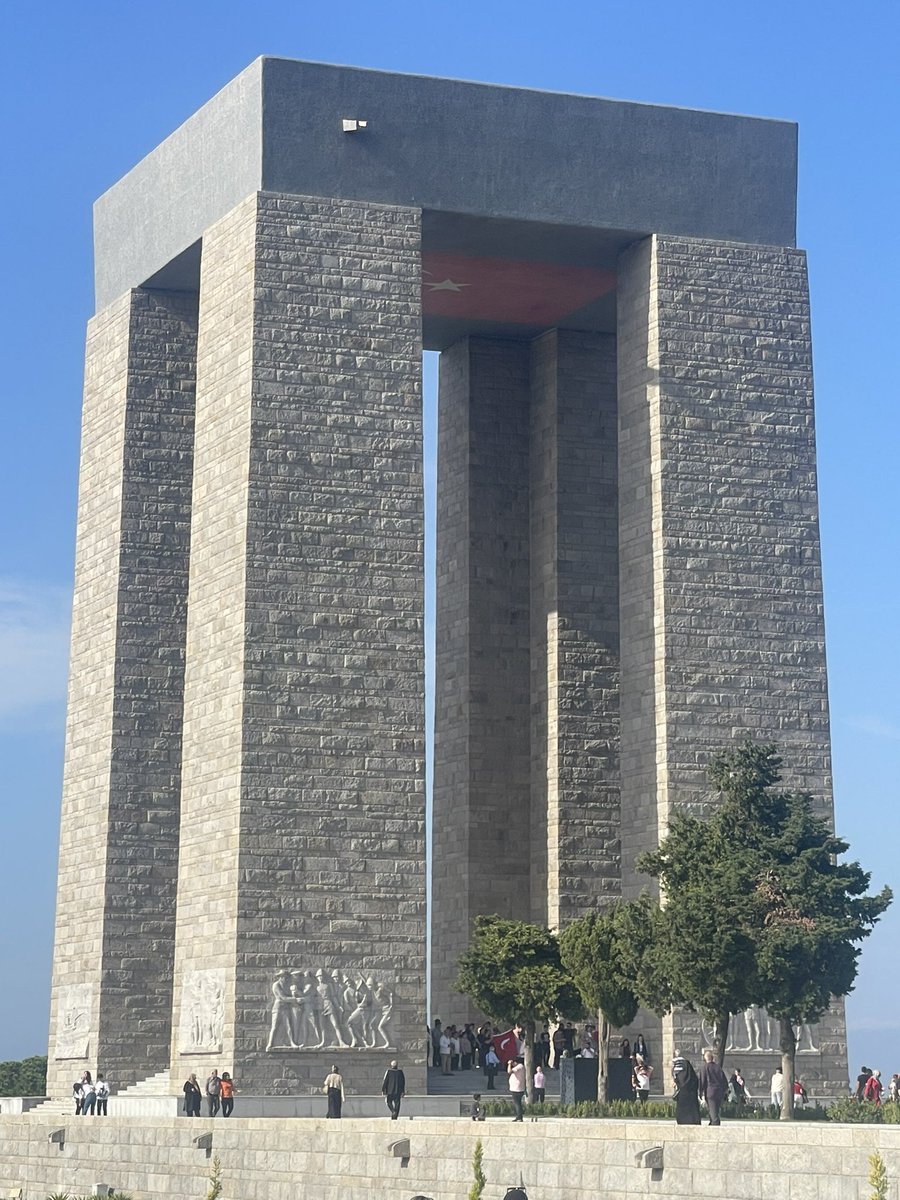 Denizde başlayanı karada bitiren ve Çanakkale’yi geçilmez kılan 
Anafartalar Kahramanı MUSTAFA KEMAL’siz zafer anlatılamaz, kutlanamaz. 

#18MartÇanakkaleZaferi kutlu olsun! 

Cumhuriyet Tv’de zaferimizi Sevgili İrem Karataş’ın programında kutladık. 

18 Mart Zaferi’nin