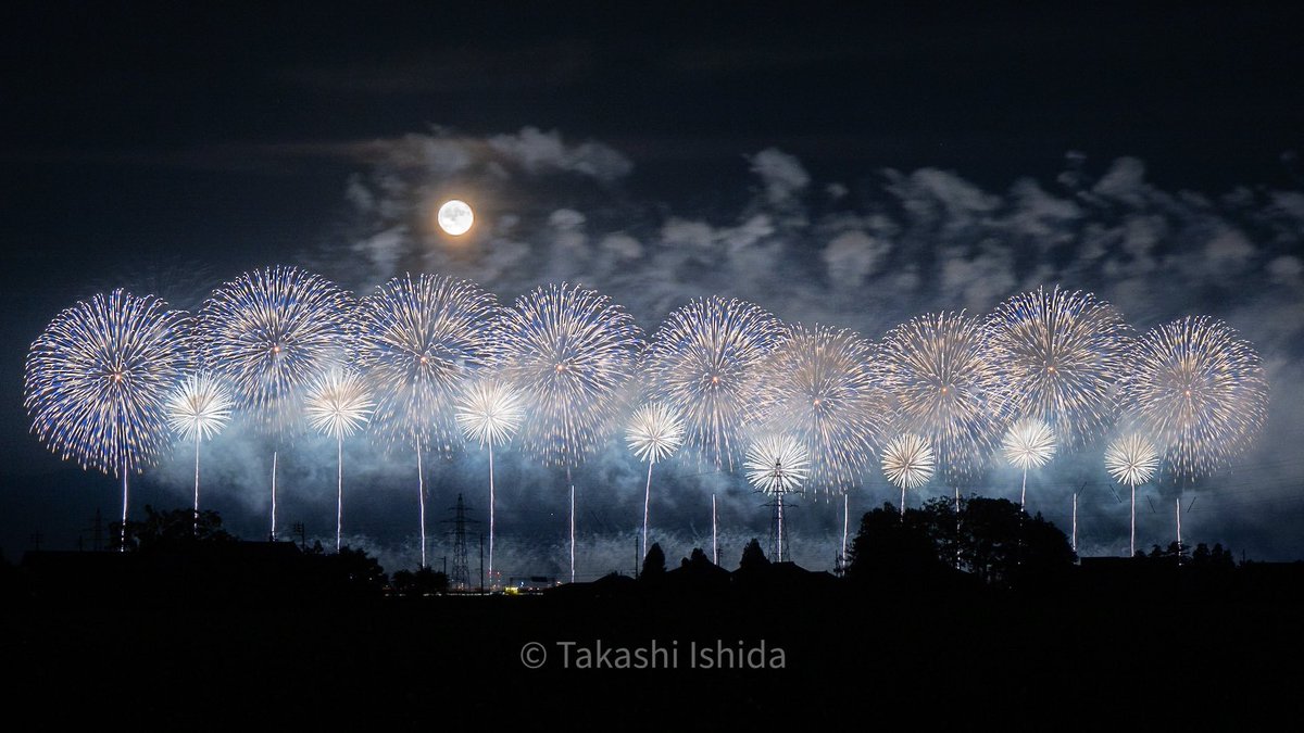takashi5868's tweet image. #力作だと思う作品を見せて

月の出の時間と方角、花火の打ち上げ時間や打ち上がる高さを考慮し、筒場の位置から花火と月が離れすぎずに撮影できるポイントを割り出し、花火は流れても月がブレないシャッタースピードを探りながら撮影しました😌

#Nikon #NIKKOR #tokyocameraclub
