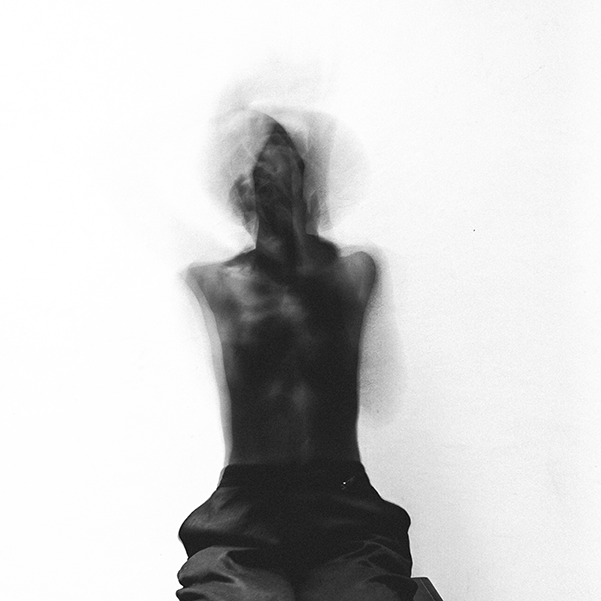 Faith Namikoye Wanjala uses a monochromatic colour palette and long exposure to accentuate colour and contrast to convey the vastness of Blackness. 

See more: moyamagazine.com/content/the-sp…