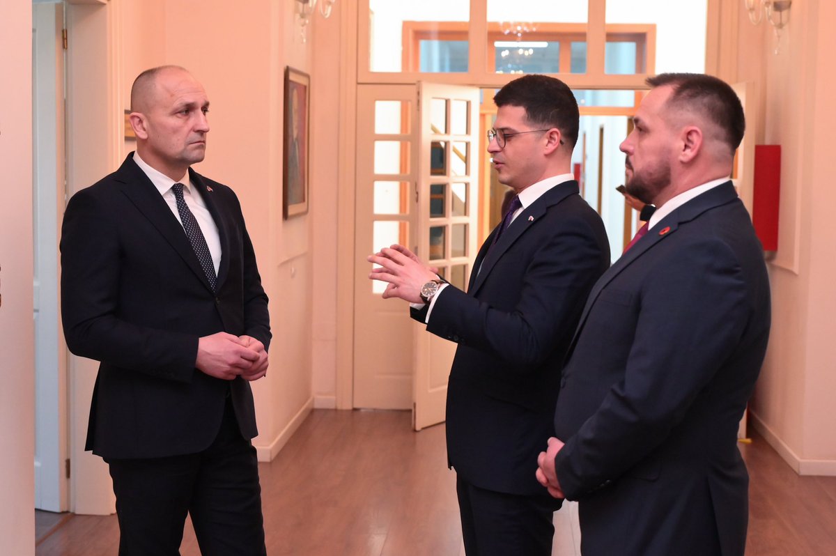 Ivan Anušić tweet media