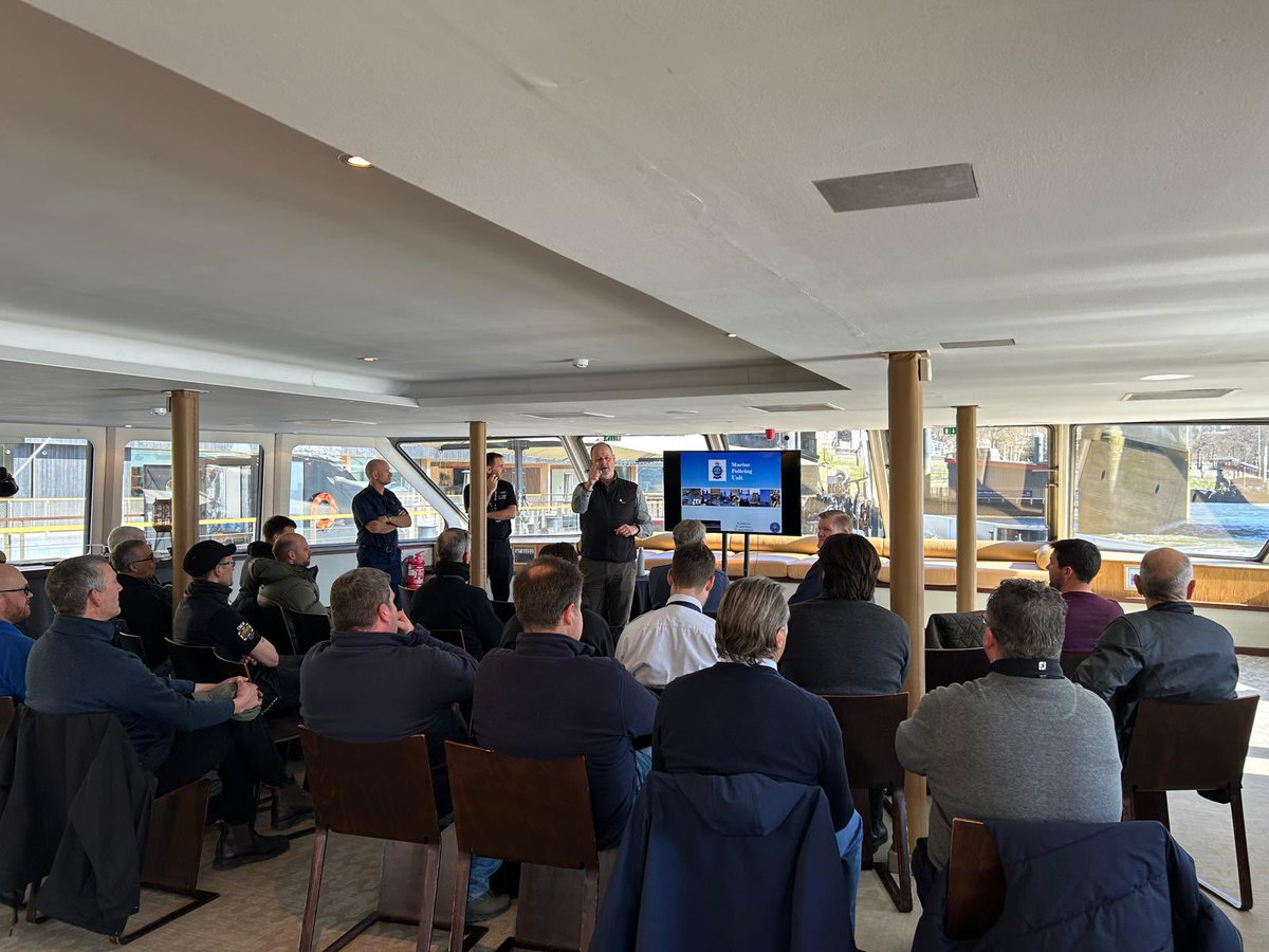 Thames_Academy's tweet photo. Great to see so many Masters this morning at #ThamesCPD training with the emergency services. #SaferThames #networking
More info https://t.co/sQBbnbKFV5
@ LondonFire
@ RNLI
@ MPSonthewater
@ LondonPortAuth
@ WatermensCompan
#SilverSturgeon https://t.co/AX4s8F3B6q