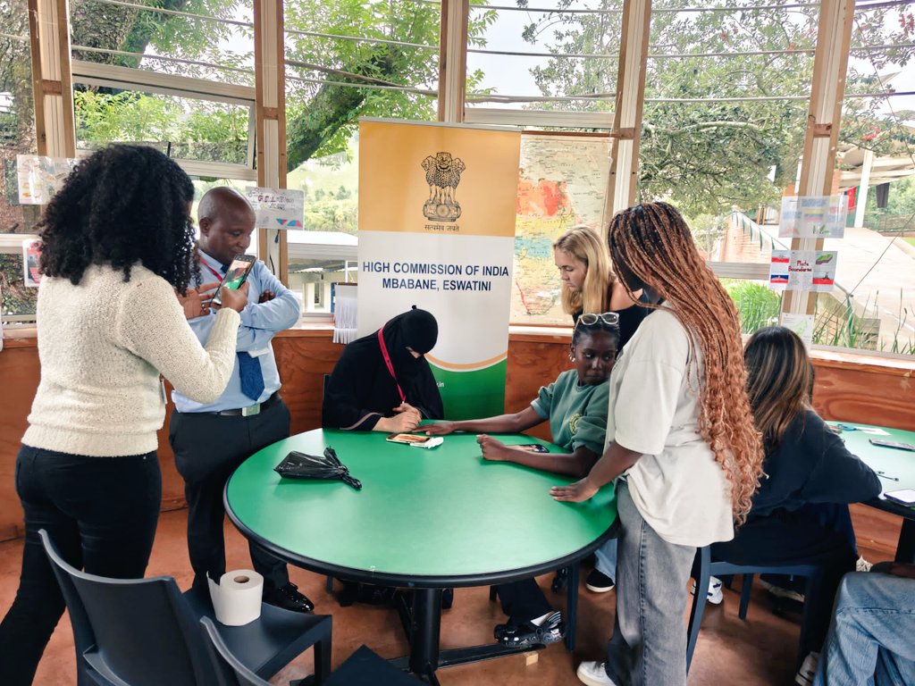IndiaEswatini's tweet image. High Commission participated in #AsiaWeek by conducting Yoga sessions and introducing Heena designs at @WaterfordUWCSA Eswatini @MEAIndia @IndianDiplomacy @iccr @EswatiniGovern1 @moayush