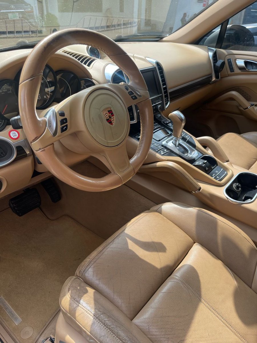 ToniOttun's tweet photo. Hello X, I’ve got this registered Porsche Cayenne 2014 for sale.
Price is 21m and is slightly negotiable. 
Car is in perfect condition. Buy &amp; Drive 💯

Location: Lagos. 

Please Repost if this pops up on your timeline. https://t.co/qAeEsfW651