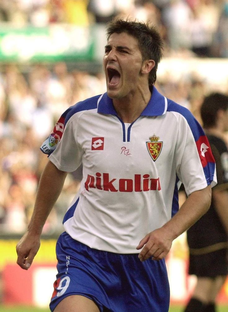 unocerismo_'s tweet photo. Con motivo del 93° aniversario del club, os traigo un sorteazo de la mano de @Ctinfo_17: el camisetón que llevó el @RealZaragoza entre 2003 y 2005.

Para participar: 
👉🏼 Síguenos a @Ctinfo_17 y a mí
🔄 Da RT
💬 Menciona a un amigo

⏳ El sorteo finalizará el 25/03 a las 22:00h https://t.co/C1Yy7LecMy