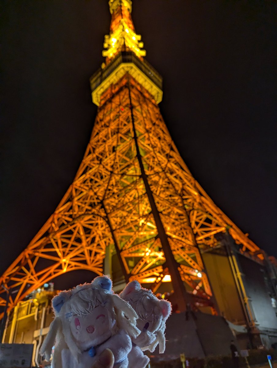 #FWMC1stfes Last day in Japan! Spent it walking around parks and enjoying the weather.

Thank you to all the Ruffians and Holofans who've made this trip memorable! I'm extremely awkward, so getting to participate in this community and getting to do stuff with others means a lot!