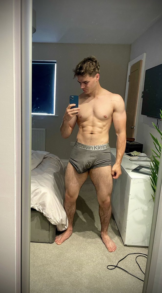 Guys in Calvin Klein Underwear 21.5K tweet media
