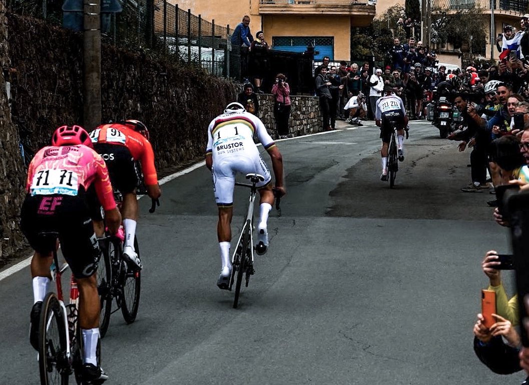 lucxsronald's tweet photo. My stars for Milano Sanremo 2025:

⭐️⭐️⭐️⭐️ Pogačar
⭐️⭐️⭐️ Van der Poel, Philipsen, Ganna, Pedersen
⭐️⭐️ Pidcock, Milan, Matthews
⭐️ Girmay, Vacek, Pithie, Magnier, Mohorič, Bettiol, Kooij, Cort Nielsen, Van Gils

This will be finally that year. You will do it Pogi. 🇸🇮 #MilanoSanremo 

📷: SprintCycling