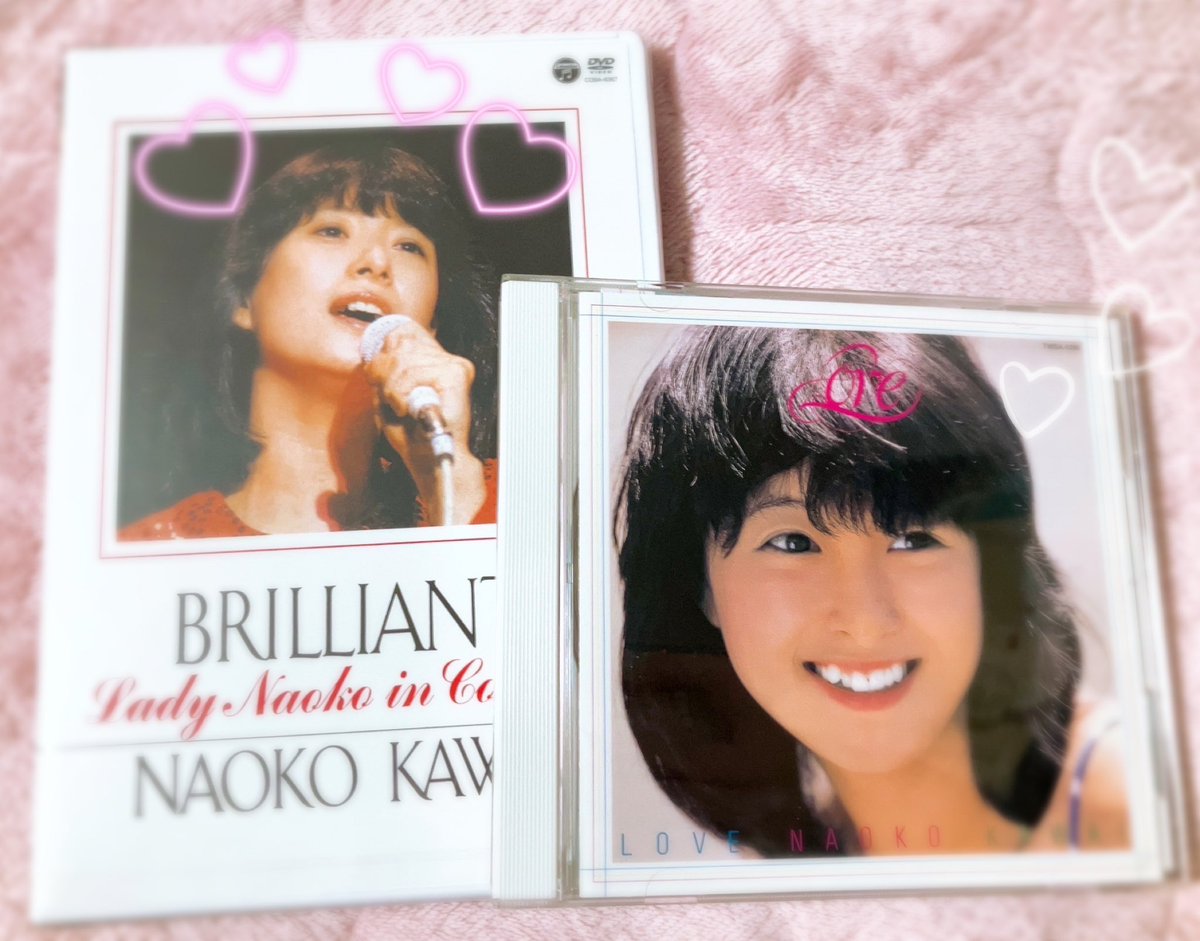00pmaru00's tweet image. 取り寄せていたDVDとCDが届きました
LIVE DAMのスマイル・フォー・ミーの本人映像は
このDVDからでしょか🥰
これを見ながら
歌と振り付けの研究します😚💗🌷