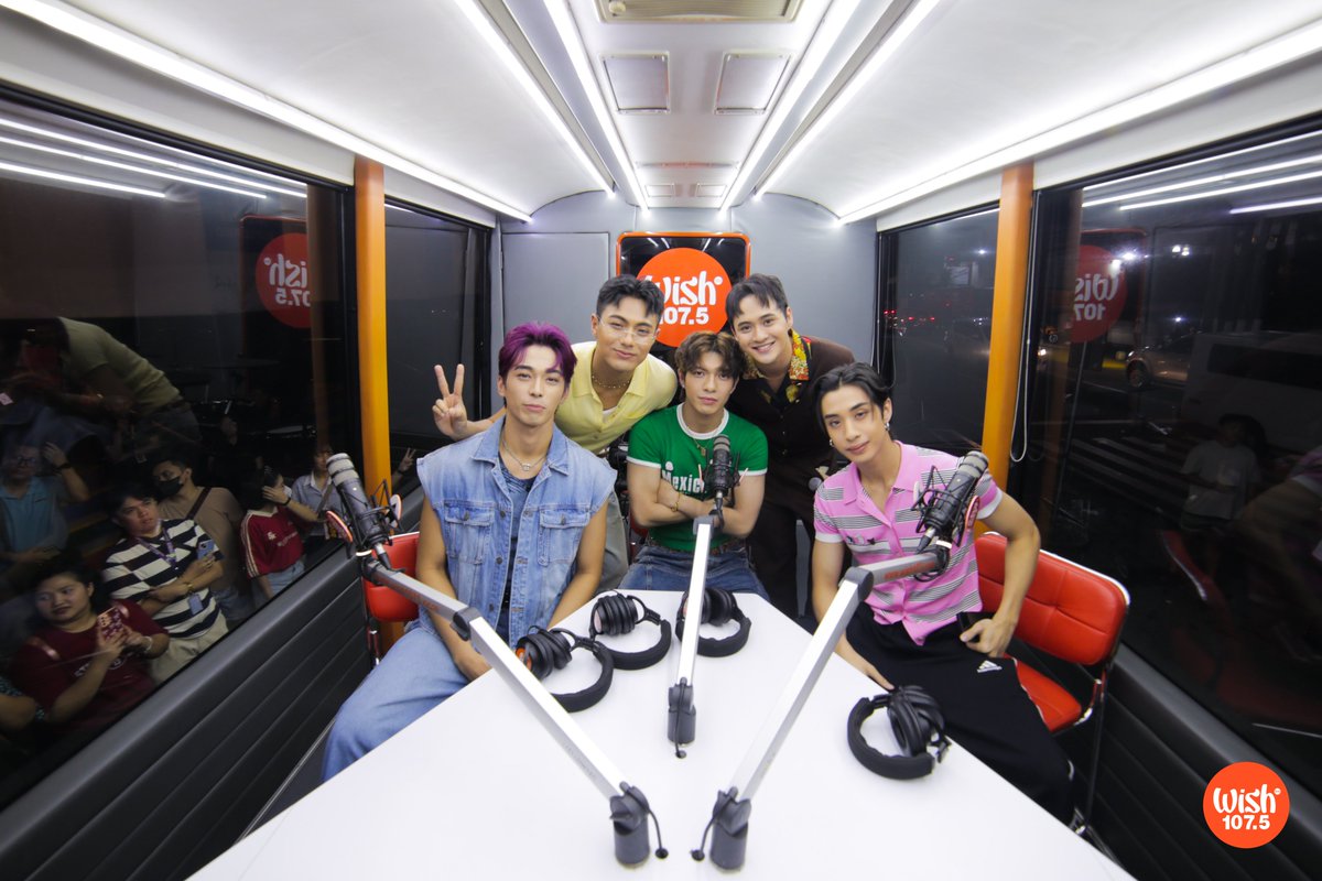 wish1075's tweet photo. P-pop boy group @bgyo_ph returned to the Wish Bus and graced today's Roadshow with their performances of "Divine" and "Light My Fire." https://t.co/rsBIbg7jQv