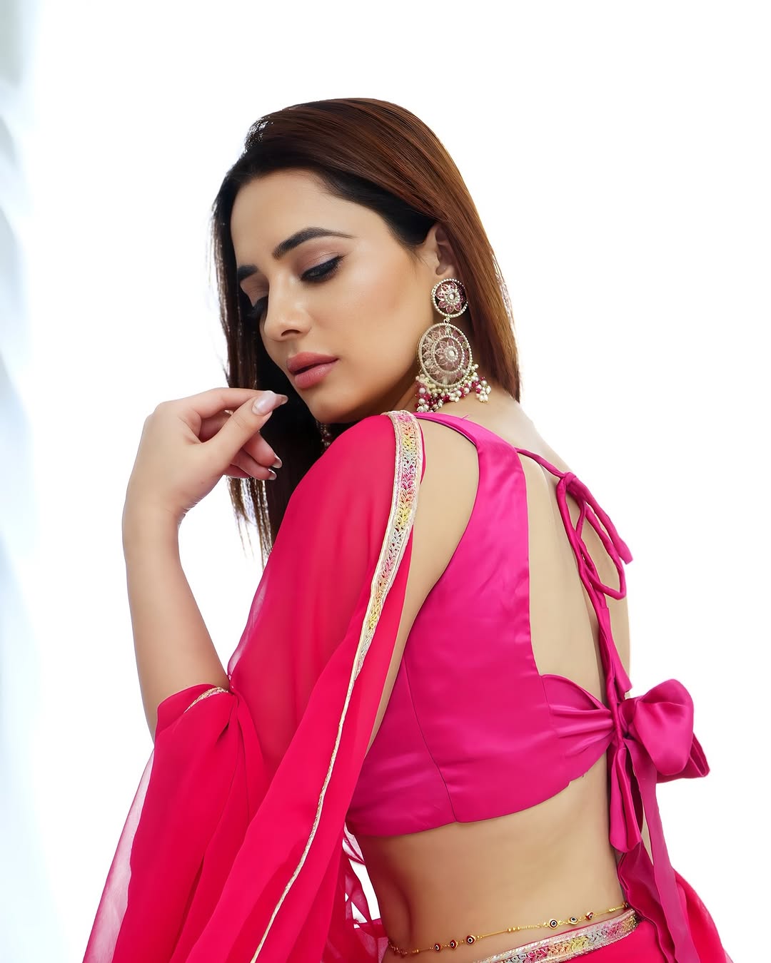 GmUrfLyaYAAnm_7?format=jpg&name=large