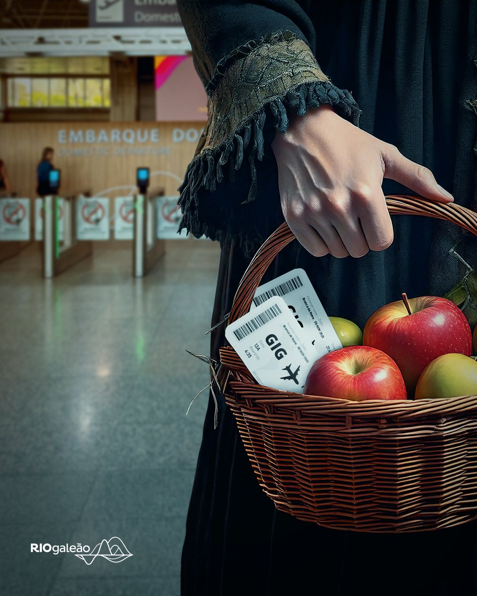 Em vez da maçã, a bruxa te oferece um cartão de embarque... Quem nunca caiu na tentação de uma viagem, que atire a primeira maçã. 🍎🛫

#FilmeBrancadeNeve #BrancadeNeve #Cinema #Filme #Aeroporto #RIOgaleão