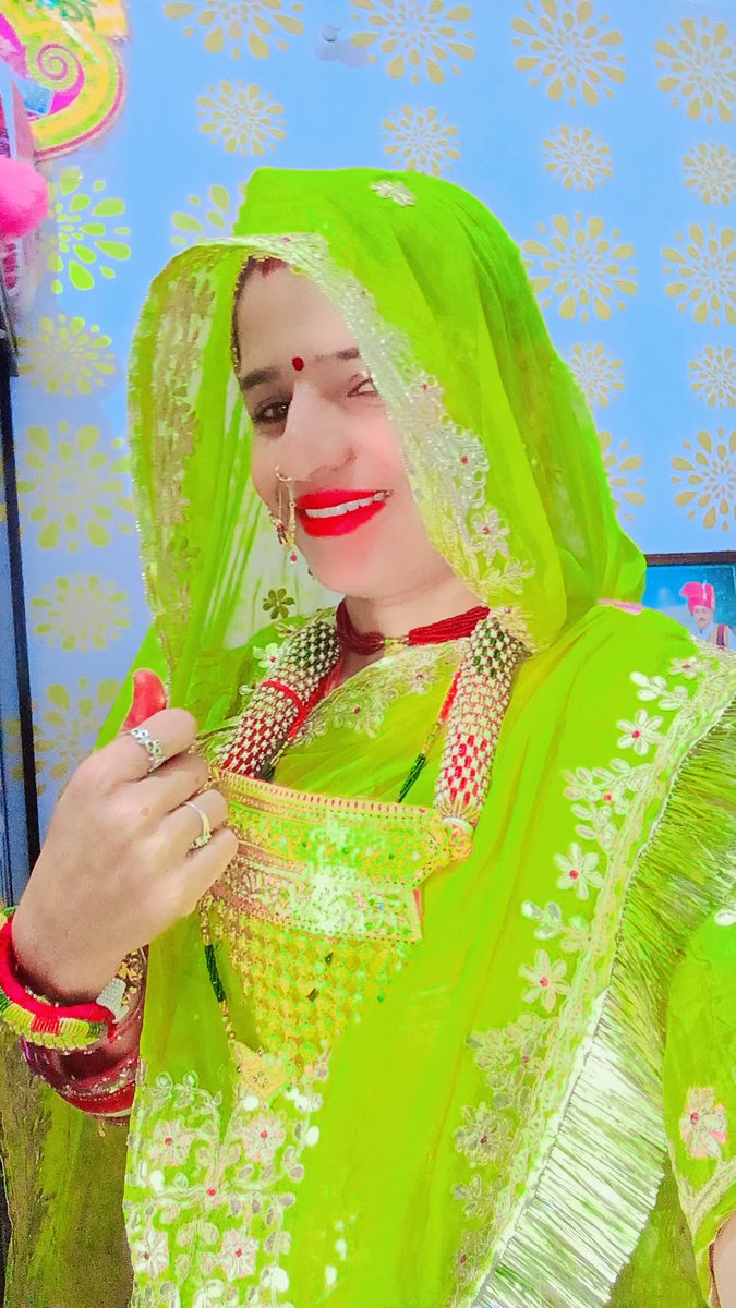 रात रा 2 बजी तक धापूड़ी सु बात करने सु 
लाख गुणो चोखो है के सुबह 4 बजी उठर
आपरा सपना वास्ते मेहनत कर...😊😊
