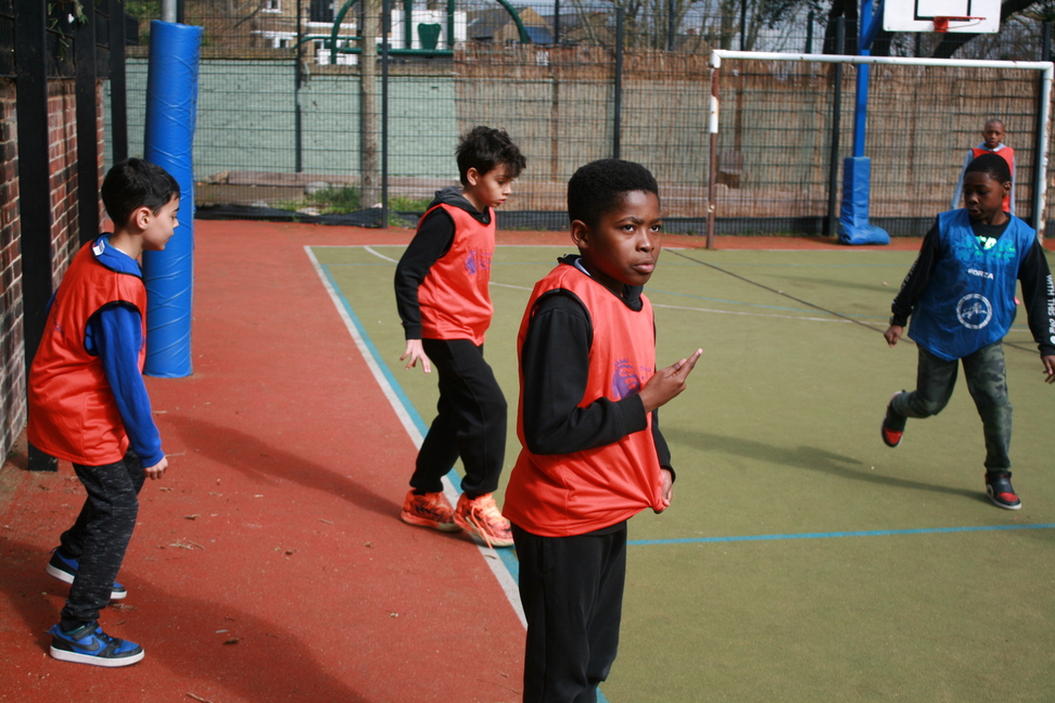 DkhSchool's tweet photo. we have been very lucky to receive some free football taster sessions from local football coach Gregory Perkins who runs PL Kicks

Find out more: https://t.co/JdkOpnUetk https://t.co/Mzfv2Yu5im