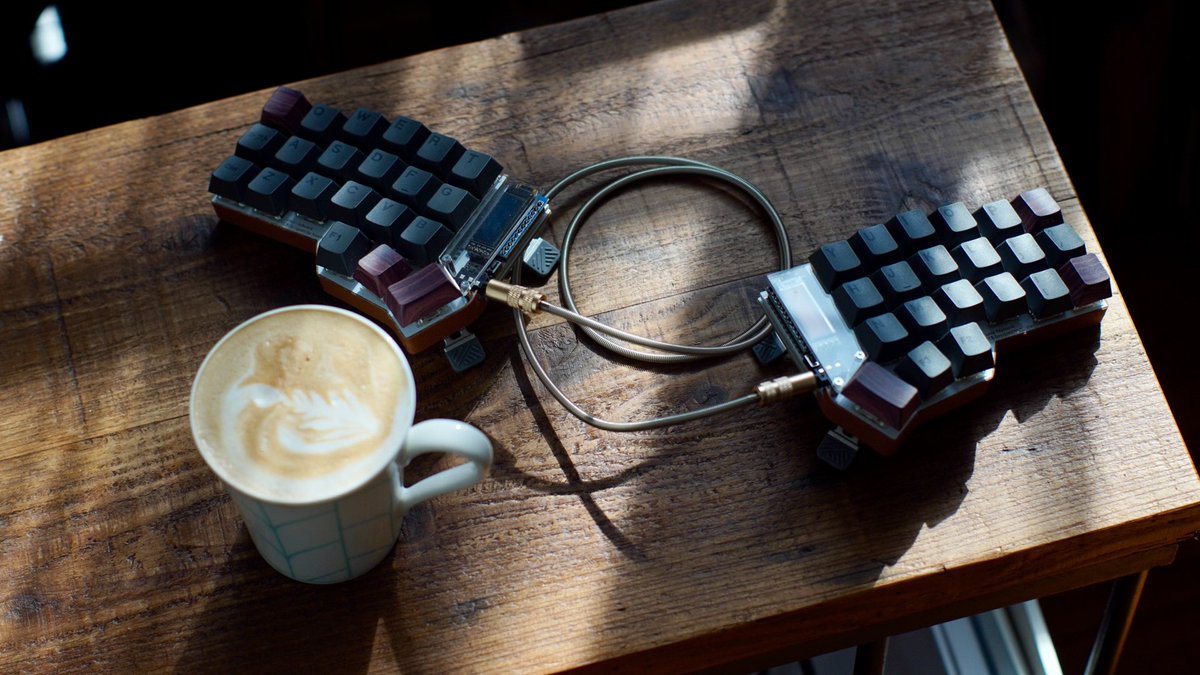 yodakacoffee's tweet photo. #キーボード  #desksetup https://t.co/IKMkIxbfEd