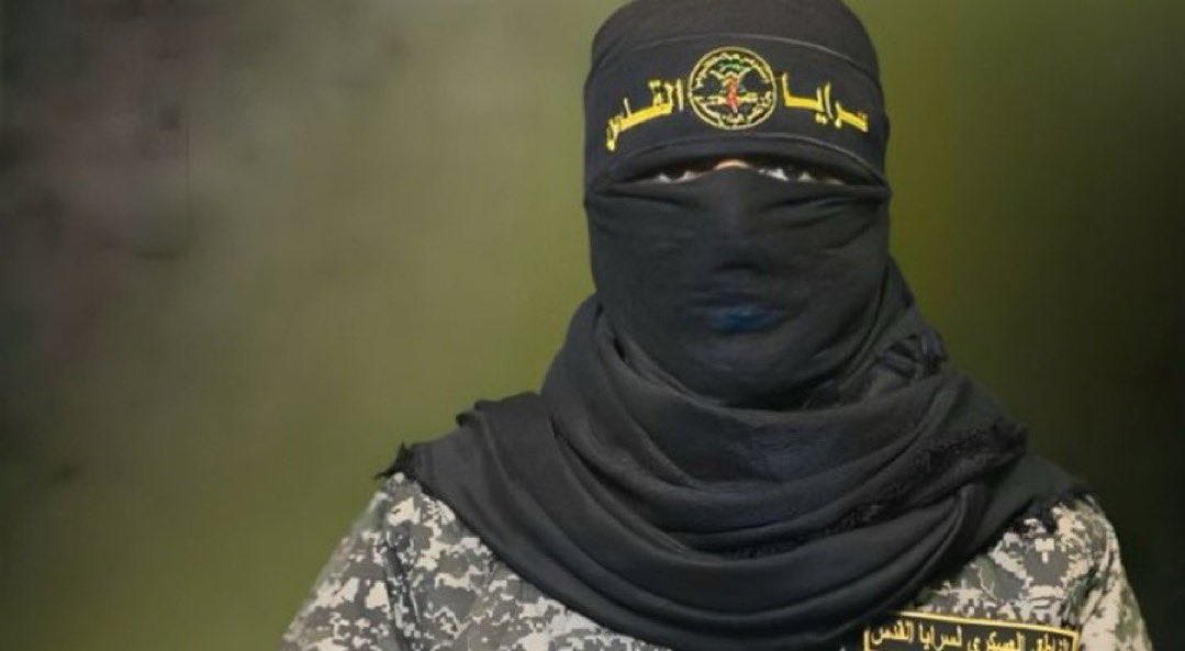 وَلَا تَحْسَبَنَّ الَّذِينَ قُتِلُوا فِي سَبِيلِ اللَّهِ أَمْوَاتًا بَلْ أَحْيَاءٌ عِنْدَ رَبِّهِمْ يُرْزَقُونَ

استشهاد أبو حمزة الناطق باسم سرايا القدس 
وعائلته في غزة