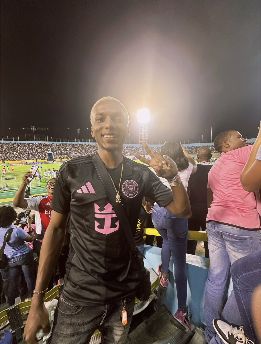 How me miss fine shii a stadium?! 🇯🇲