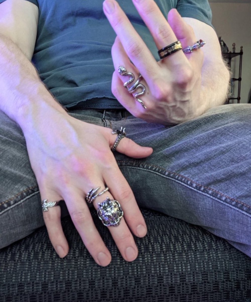 BwcDemon's tweet photo. 30 6’3 8.5
Extreme kinks few limits 
DM’s open
Not new to #nsfw #nsfwtwt https://t.co/OziZFC8env