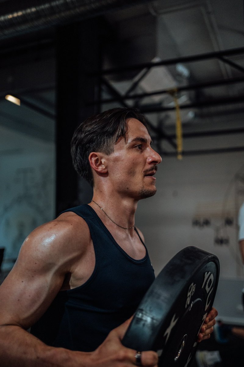 MAX G (@gm_maxg) on Twitter photo almost 2 years on <a href="/bryan_johnson/">Bryan Johnson</a>'s Blueprint:
in 2023: always tired, carb-loading, night owl habits.
In 2024: turned things around, focused on health & longevity.
2025: 10 YEARS YOUNGER biologically (18 vs 28) with 90% of all biomarkers in optimal ranges almost 2 years on <a href="/bryan_johnson/">Bryan Johnson</a>'s Blueprint:
in 2023: always tired, carb-loading, night owl habits.
In 2024: turned things around, focused on health & longevity.
2025: 10 YEARS YOUNGER biologically (18 vs 28) with 90% of all biomarkers in optimal ranges