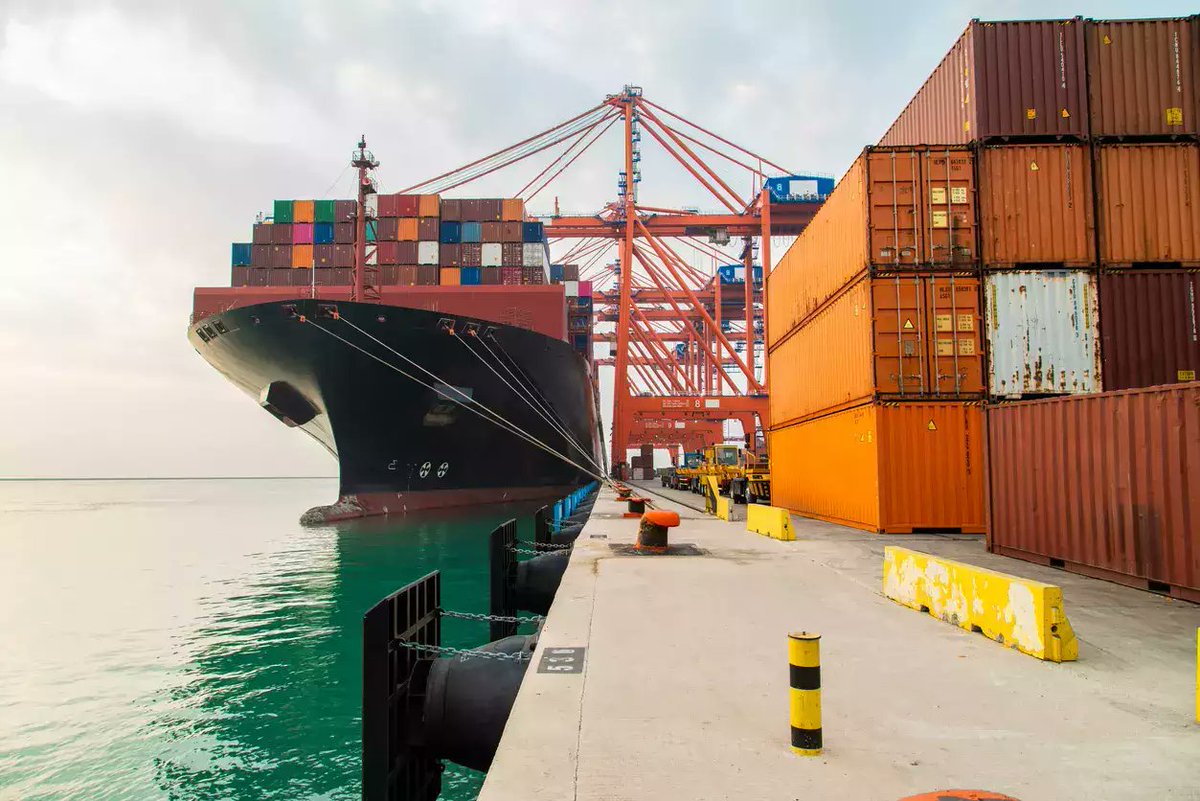ET_Infra's tweet photo. Jawaharlal Nehru Port Authority scales 7 million TEUs mark in container handling in a fiscal year https://t.co/8PBy0IIgRu via @ET_Infra @JNPort @alllaboveboard #JNPort #RecordAchievement #LogisticsExcellence #ContainerPort #IndiaTrade #Innovation #Growth #ETInfra https://t.co/Wq4M8DbSsm