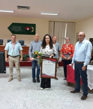 Mayda Campos (@maydacampos2) on Twitter photo Recibe la Corporación Alimentaria S.A, reconocimiento
por los resultados alcanzados en el sistema de trabajo con los directivos en el año 2024. !MUCHAS FELICIDADES! <a href="/AlbertoLopezcu/">Alberto López Díaz</a> <a href="/minalcuba/">Ministerio de la Industria Alimentaria de Cuba</a> Recibe la Corporación Alimentaria S.A, reconocimiento
por los resultados alcanzados en el sistema de trabajo con los directivos en el año 2024. !MUCHAS FELICIDADES! <a href="/AlbertoLopezcu/">Alberto López Díaz</a> <a href="/minalcuba/">Ministerio de la Industria Alimentaria de Cuba</a>