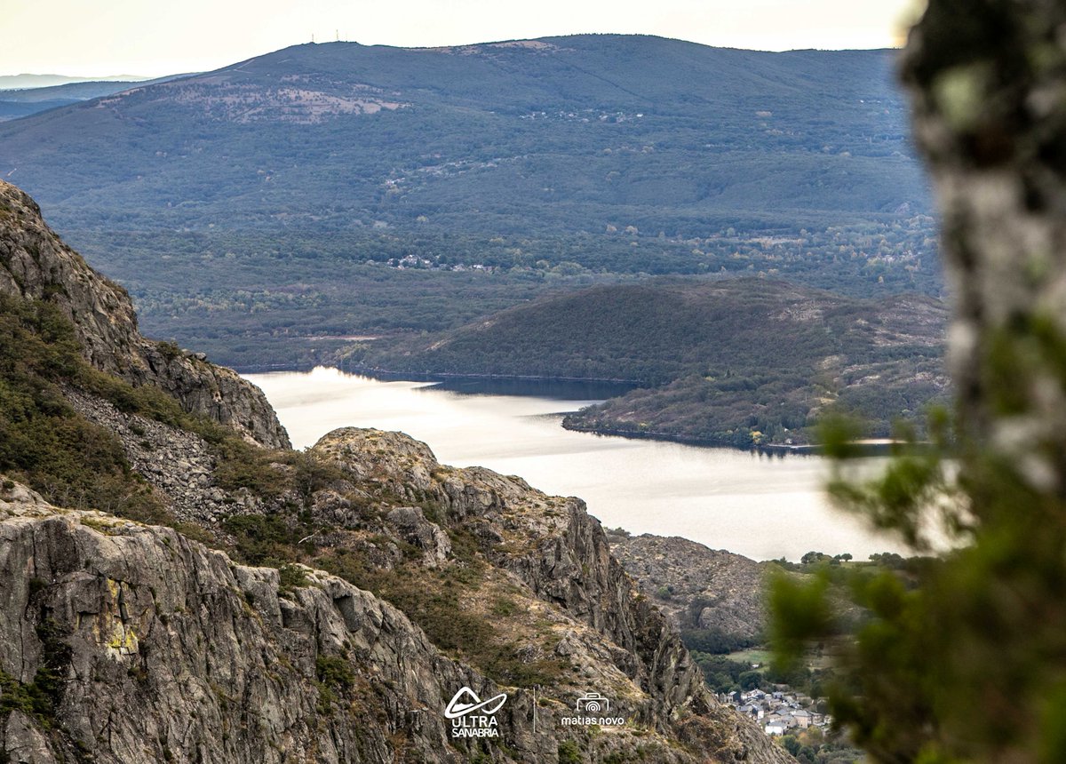UltraSanabria's tweet photo. Nuestro Lago de Sanabria, el lago glaciar más grande de Europa, es símbolo de nuestra carrera y orgullo de nuestra tierra. Durante tu aventura en Ultra Sanabria podrás disfrutarlo desde muchas perspectivas y en diferentes instantes, apreciando toda su belleza. https://t.co/trp8iFQFPt