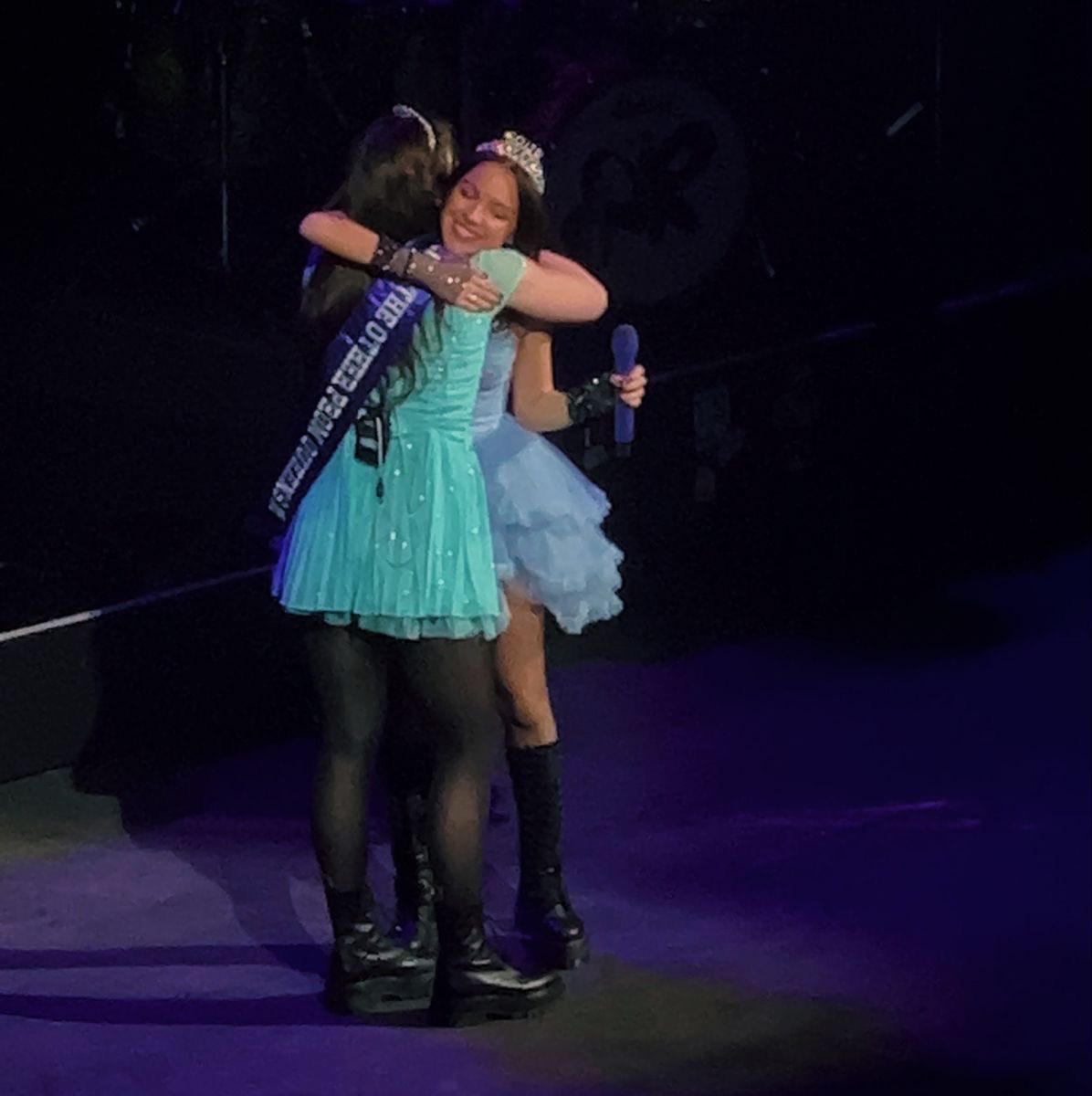 “for the incredible artists who’ve allowed me to share their stages at different times and in different ways, taylor and olivia” taylivia mention in the year 2025 thank you gracie