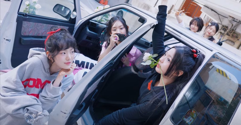 KiiiKiiipics's tweet image. DROP THE TAGS:

NO GRIND NO SHINE
#UNCUT_GEM_3RDCONCEPT 
#KiiiKiii #키키  @We_KiiiKiii