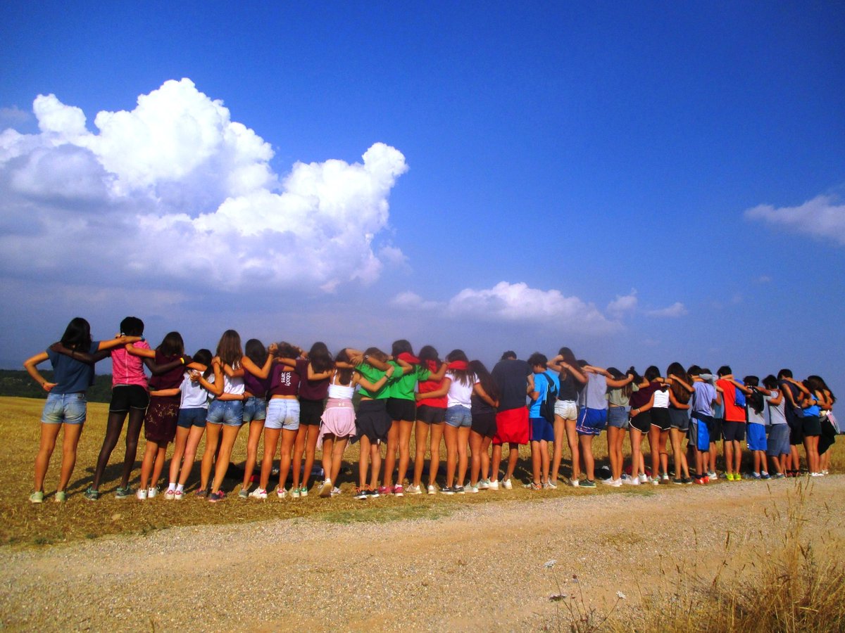 🎒Milers d'infants viuran l'aventura de les #colòniesescolars!

😍 Les petites accions del dia a dia a les #casesdecolònies i #albergs es converteixen en moments únics per créixer, compartir i emocionar-se. Una experiència que deixa empremta per sempre 👇accac.cat/index.php?secc…