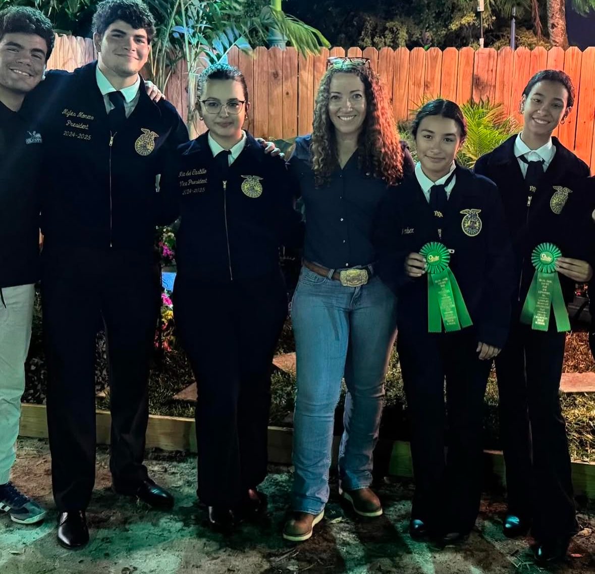 Congratulations to our amazing AgScience students from Hialeah Gardens Senior High and JC Bermudez Senior High! 🌟 This weekend, they showcased their talents at the Miami-Dade County Youth Fair, and many of them placed in their respective competitions. #YourBestChoiceMDCPS