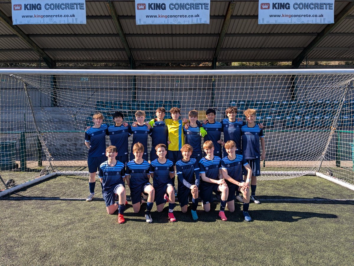Bradfield Football (@bradfieldxi) on Twitter photo Fantastic effort from our U14 boys today who pushed <a href="/Brentwood_Sport/">Brentwood School Sport</a> all the way to the final whistle. We clawed it back from being 3-0 down to 3-2 but couldn't get the third across the line. Congratulations to Brentwood for the win and many thanks to <a href="/Alleyns_Sport/">Sports at Alleyn's School</a> for hosting. Fantastic effort from our U14 boys today who pushed <a href="/Brentwood_Sport/">Brentwood School Sport</a> all the way to the final whistle. We clawed it back from being 3-0 down to 3-2 but couldn't get the third across the line. Congratulations to Brentwood for the win and many thanks to <a href="/Alleyns_Sport/">Sports at Alleyn's School</a> for hosting.