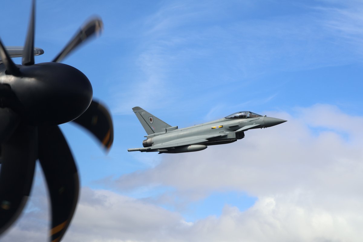 Royal Air Force (@royalairforce) on Twitter photo An all-female Atlas crew from <a href="/RAFBrizeNorton/">RAF Brize Norton</a> took part in a historic flypast over <a href="/IntBCC/">International Bomber Command Centre</a>, alongside a Prefect T1 & a Typhoon. ✈️
The flypast marked the unveiling of the Women in War exhibition, featuring ten steel silhouettes of women who served.
More: raf.mod.uk/news/articles/… An all-female Atlas crew from <a href="/RAFBrizeNorton/">RAF Brize Norton</a> took part in a historic flypast over <a href="/IntBCC/">International Bomber Command Centre</a>, alongside a Prefect T1 & a Typhoon. ✈️
The flypast marked the unveiling of the Women in War exhibition, featuring ten steel silhouettes of women who served.
More: raf.mod.uk/news/articles/…