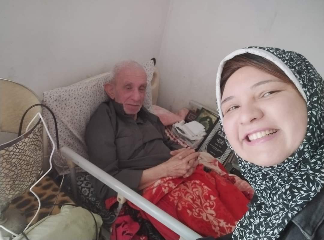 samartark's tweet photo. الحاج عادل الجميل انتقل لرحمة الله.. كنت بحبه وبسأل عليه مخصوص كل مرة بروح الدار.حزينة عليه لأنه كان إنسان لطيف ومثقف كلامه كان كله طيبة، وكان كل ما يشوفنا يدعيلنا بدعاء جميل من قلبه.

مبسوطة إنه راح لرحاب ربنا في أيام مباركة، وربنا يرزقه الجنة والفردوس الأعلى يا رب. ادعوله كتير https://t.co/3pFsrOGEXe
