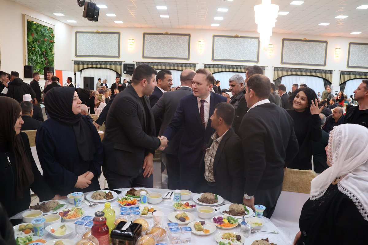 mehmetsadikilic's tweet image. Valiliğimiz ve Büyük Şehir Belediye Başkanlığı koordinesinde 18 Mart Çanakkale Zaferi ve Şehitleri Anma Günü dolayısıyla düzenlenen iftara ilçemizde ikamet eden şehit ailelerimiz, gazilerimiz ve yakınları ile birlikte katılım sağladık. #Mardin #Yeşilli