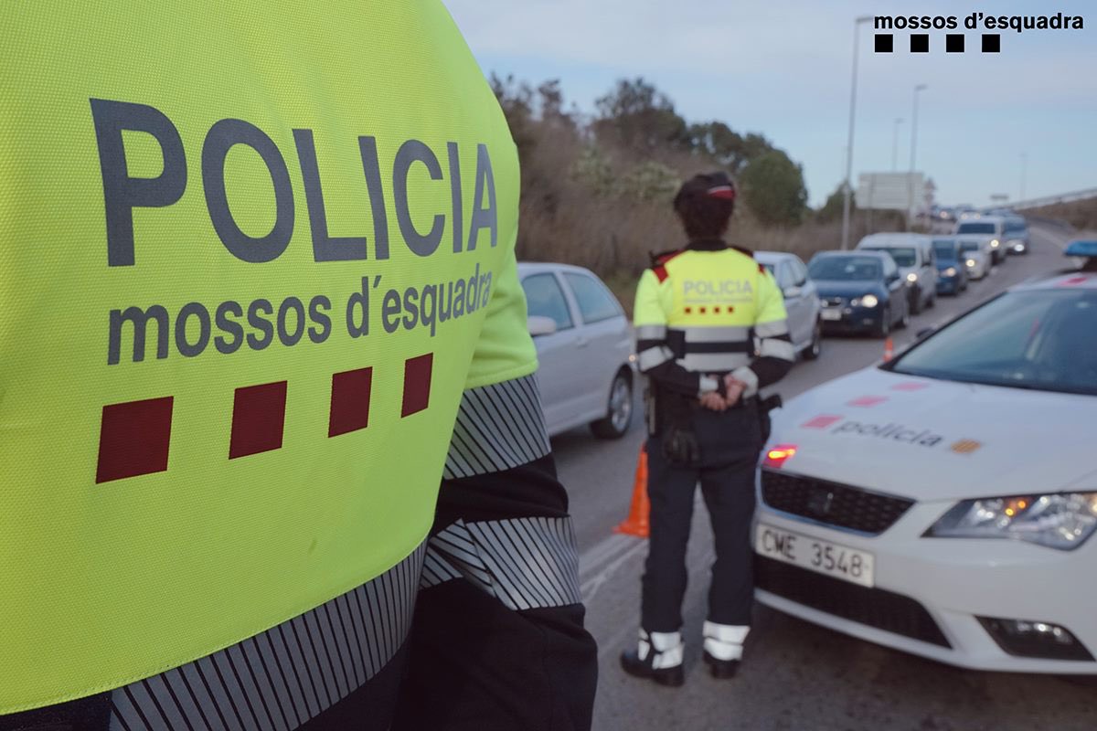 ⚠️ ULTIMA HORA ⚠️

MACRO OPERACIÓ POLICIAL 
"CA MACO", L'AJUNTAMENT PROHIBEIX L'ENTRADA AL POBLE DE QUALSEVOL IMMIGRANT DE BARCELONA.
