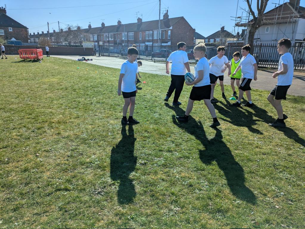 EastfieldPSHull's tweet image. Well done to #6BE and #6CW for their efforts in today's rugby lesson! Showed great determination, teamwork and most of all, progress in tactics! #EPSPE