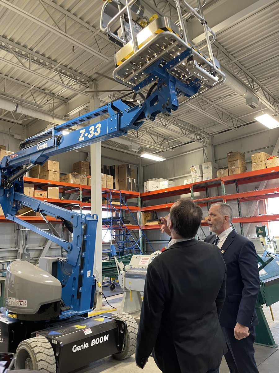 stevenmackinnon's tweet image. We must build for the future.

More infrastructure and more opportunities for everyone.

The development of skilled trades is essential to Canada's prosperity. 

By investing in workforce training, we strengthen our economy and prepare for tomorrow's success.