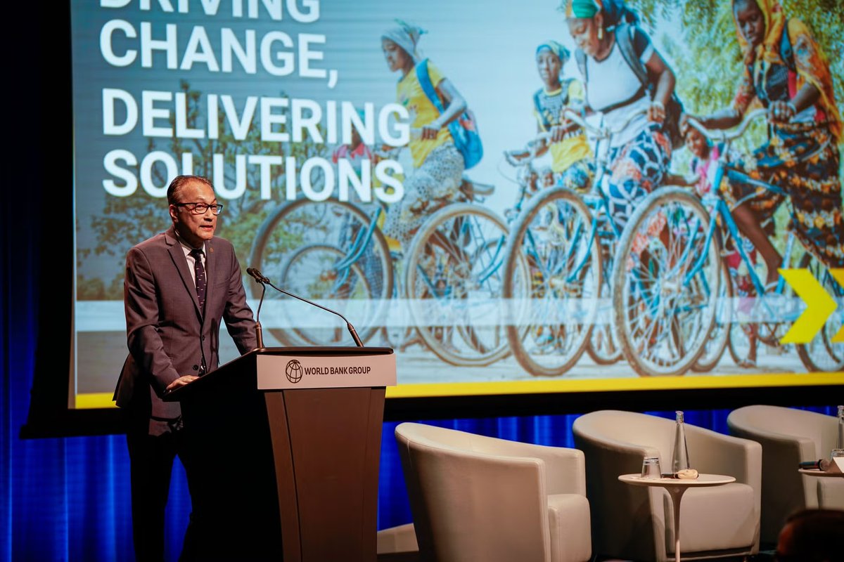 WRIRossCities's tweet photo. 🌐 How is #transport evolving amid climate change and geopolitical challenges? From electric buses to innovative financing models, #TTDC25 revealed how the sector is adapting faster than ever before. Explore the key insights: https://t.co/k9epqOT8jN https://t.co/gru1Fgz9n6